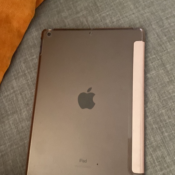 iPad - Picture 2 of 2